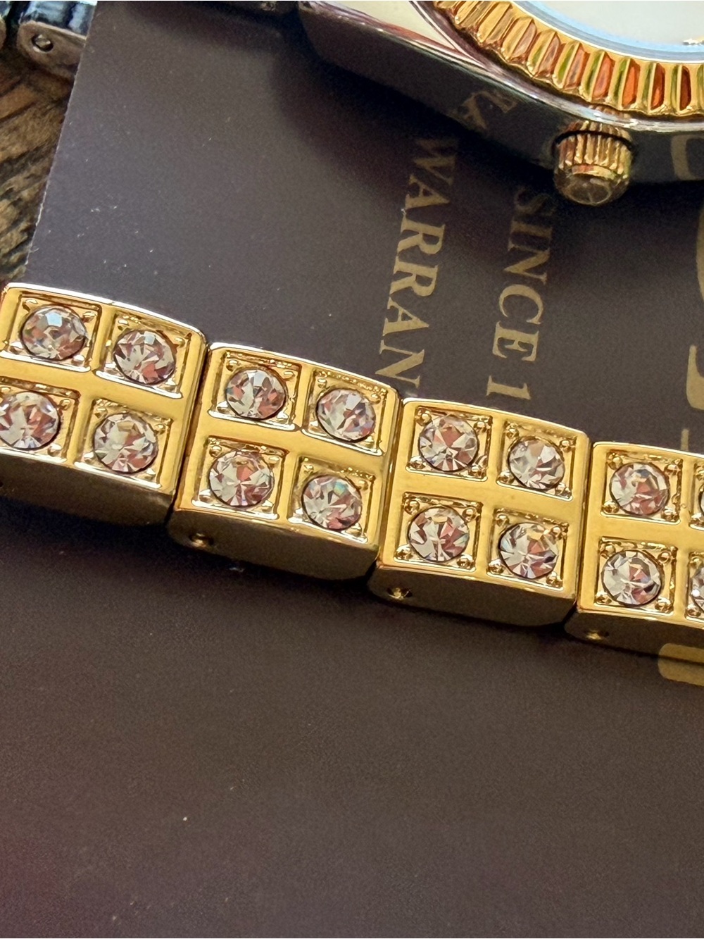 NEW! Elgin Two-Tone Ladies Watch - 26mm + Crystal Gold Bracelet - Never Worn! - Picture 4 of 5